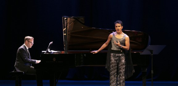 El debut de Samuel Mariño en Galicia llena el Teatro Colón