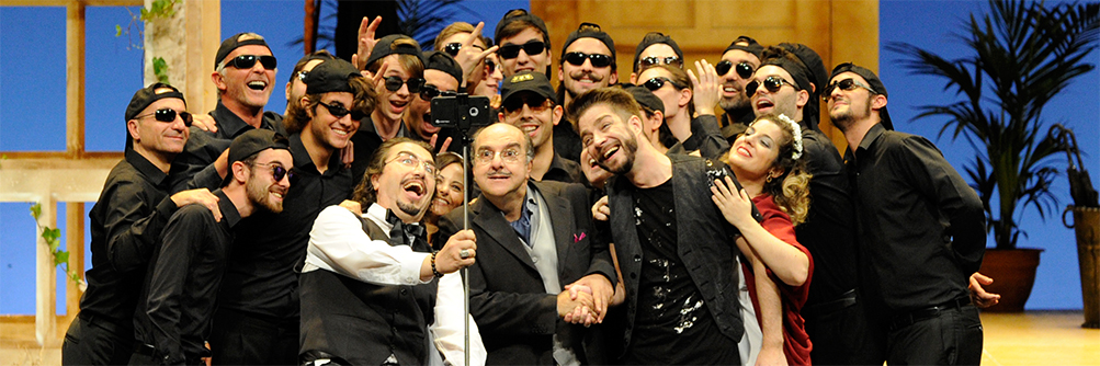 El divertido ‘selfie’ de ‘El barbero de Sevilla’
